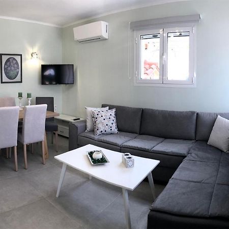 Strelitzia Apartments Καραβάδος Εξωτερικό φωτογραφία